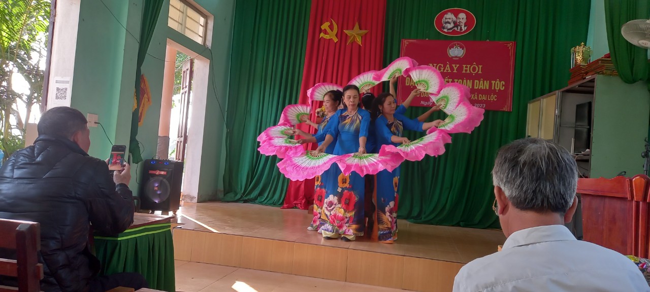 Các thôn trên địa bàn xã Đại  Lộc tổ chức Ngày hội Đại đoàn kết toàn dân tộc.