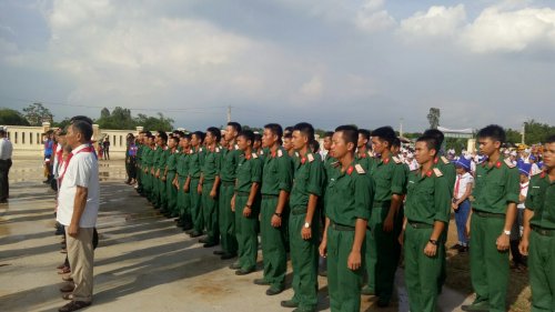Thanh niên xã  Đại Lộc hăng hái lên đường nhập ngũ năm 2021